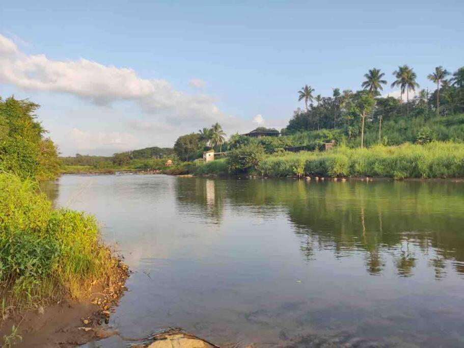 Lobville Homestay Karjat Exteriér fotografie